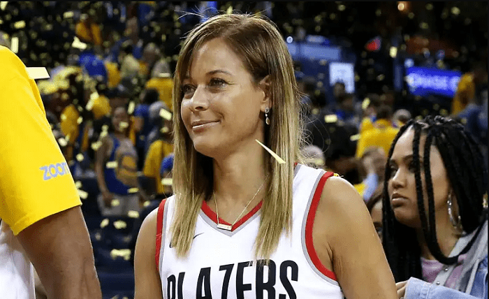 Is Sonya Curry Mom Hot